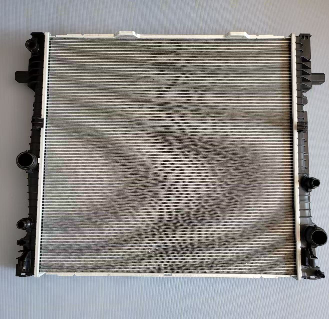 Main radiator cooling assembly suitable for BMW X3M, X4M, F97, F98 (2020-2024)