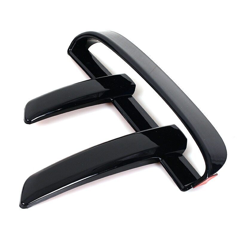 pair of front bumper grille vent trims for Land Rover Discovery 5 L462 2017 - 2019.