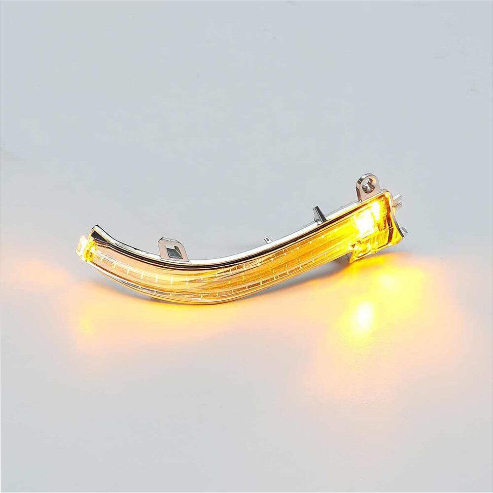 The driver's side left mirror turn signal light 63137280771 is applicable to for BMW 440i and 335i.