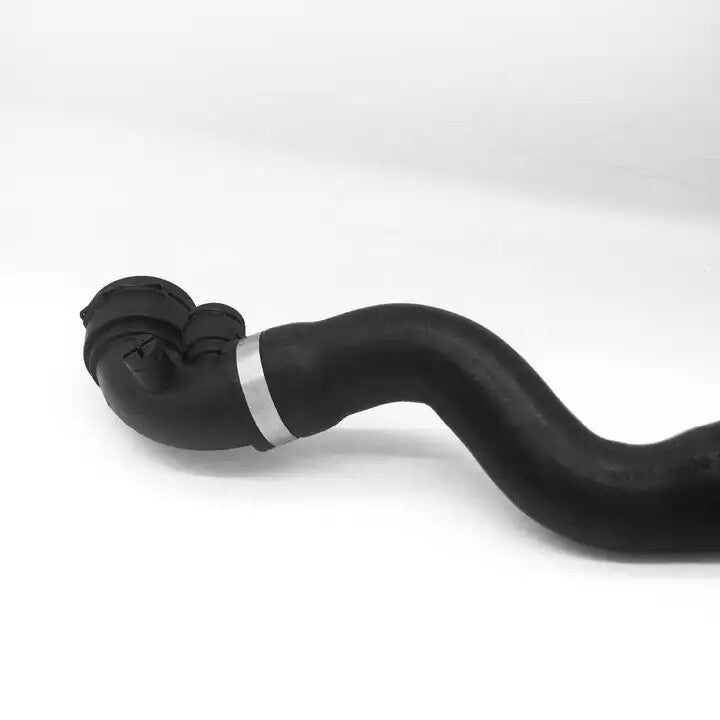 The upper radiator coolant hose is suitable for BMW X3E E83 M54 04-06 L6 2.5L 3.0L 11533400207