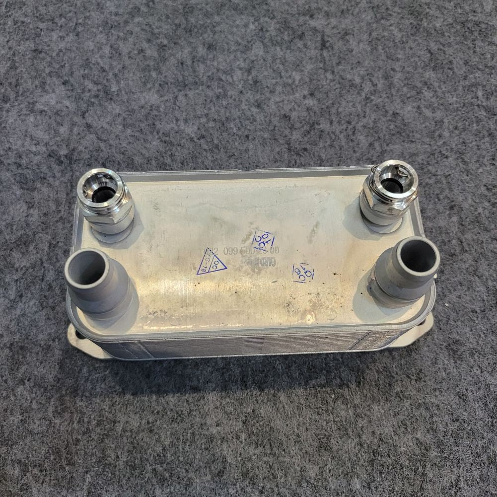 Transmission engine oil cooler suitable for Mercedes-Benz CE CLS SLK SLC Class A0995002300 Q