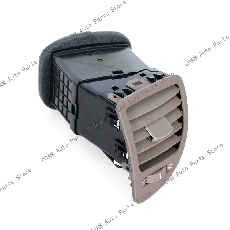 Pair of automotive air conditioning socket vent assemblies suitable for Kia Sportage 2005-2009 Q
