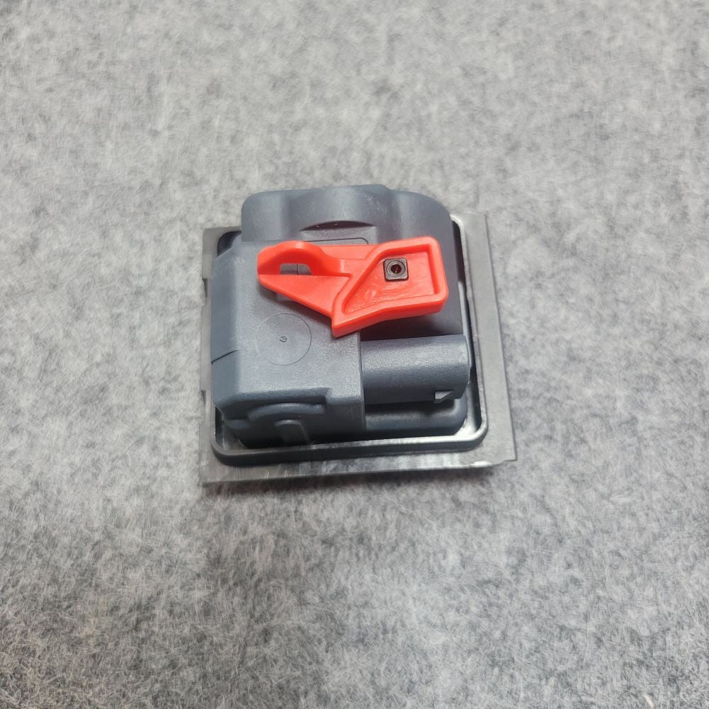The fuel tank door lock actuator is suitable for Mercedes gLE63 w166 17-19 Q