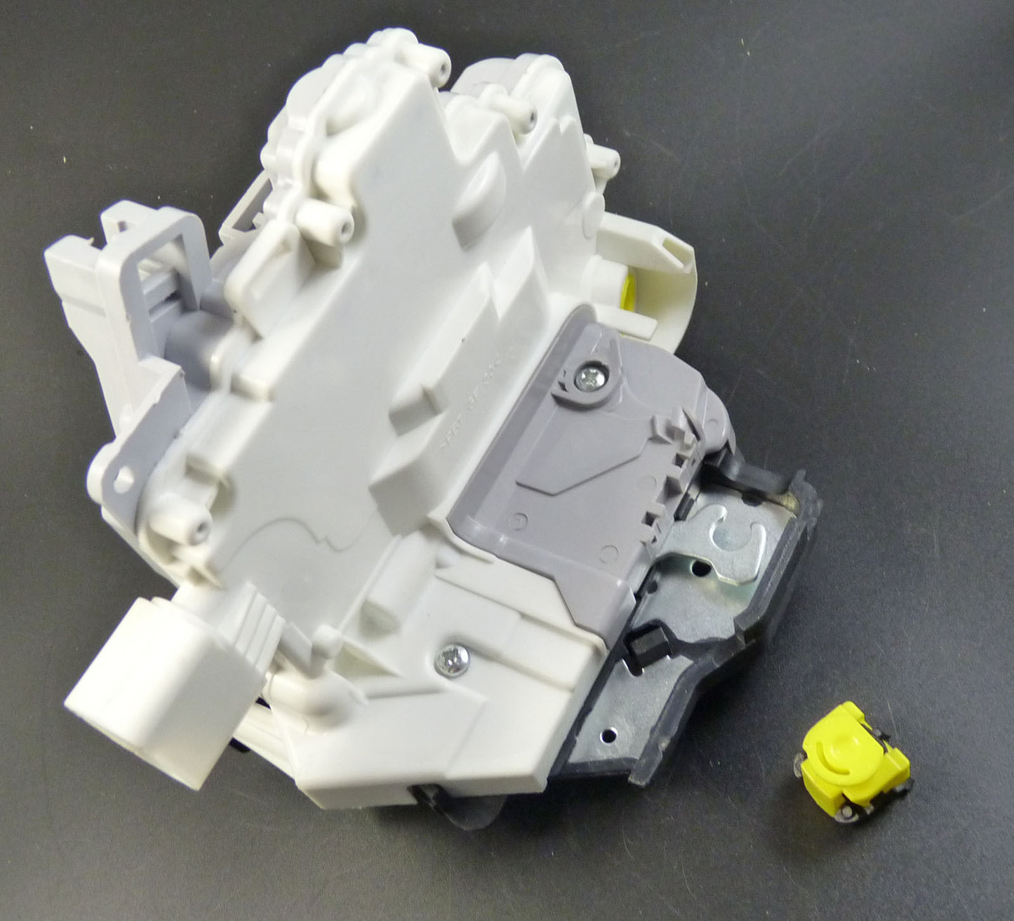 4F1837015 Front Left Door Lock Latch Actuator for Audi A3, A6, S6, C6, for A8 , R8