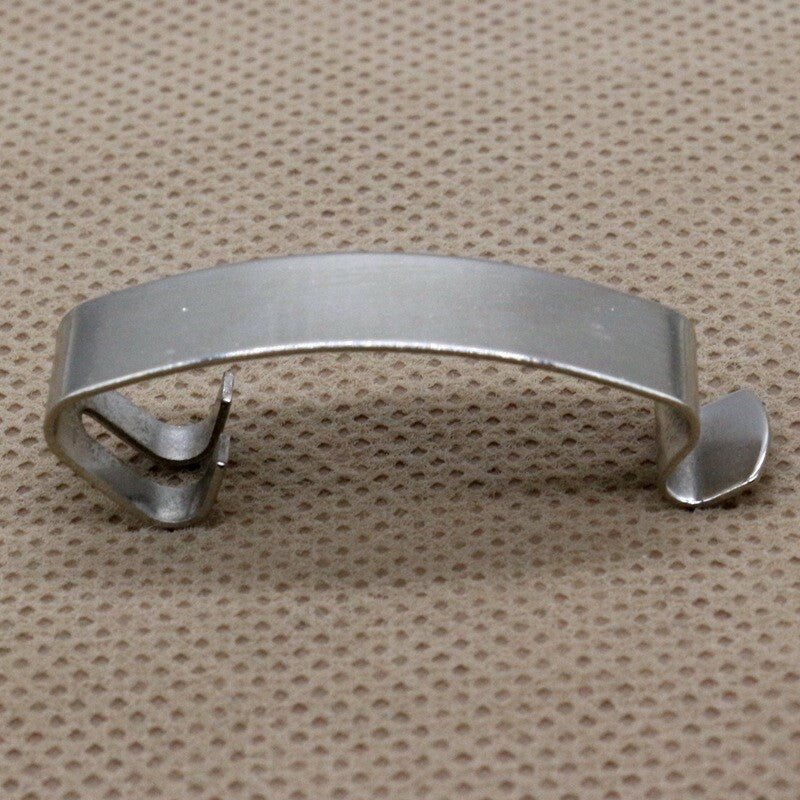Suitable for Mercedes-Benz 0009931725 engine air purifier intake spring clip housing clip.