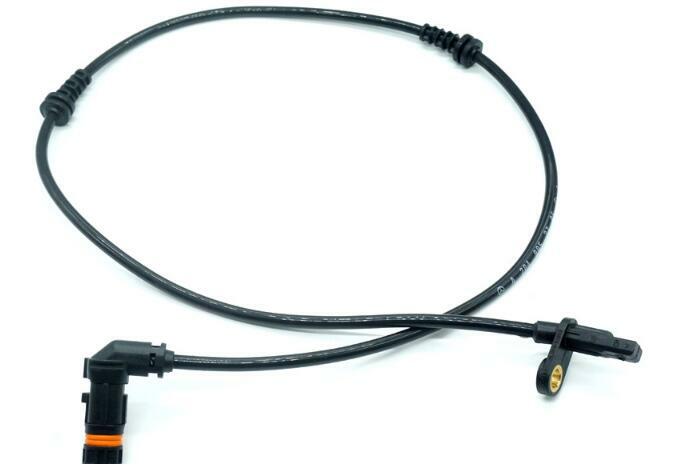 One front ABS wheel speed sensor suitable for Mercedes X204 GLK 200 250 280 300 350- n