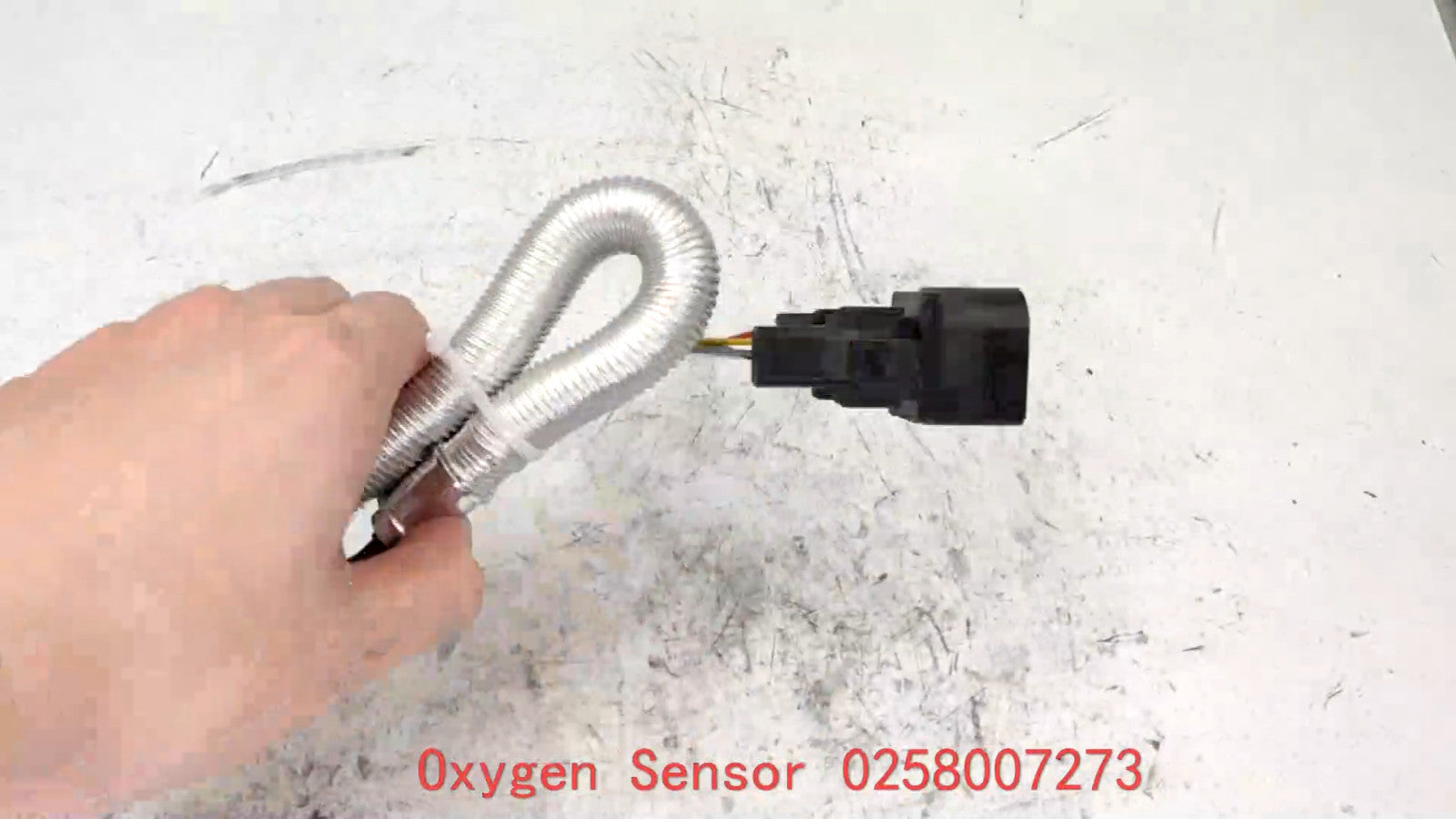 Oxygen sensor 0258007273 is suitable for BMW X5 4.4L engines. Other related sensors include 0258007267, 0258007234, and 0258007197. Q