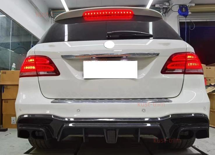 Carbon Fiber LED Rear Diffuser Bumper Lip Spoiler for Benz GLE63 for SUV 2015-2018 Q