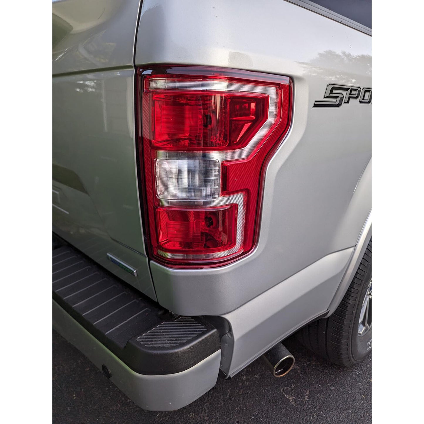JL3Z-13404-H Right Side Tail Lamp Light Assembly for 2018-2022 v