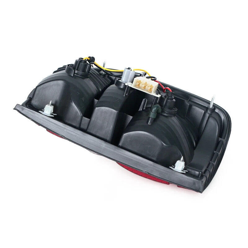 1. Dual taillights, rear bumper brake lights with bulbs, suitable for Toyota Tacoma 2001-2004.