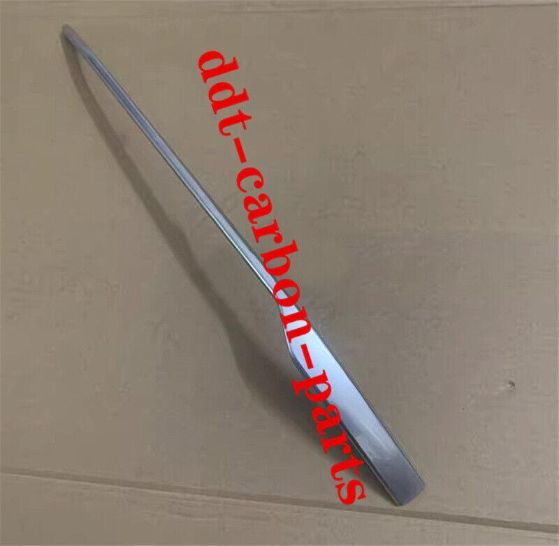 1 piece of trim strip below the fog light cover on the right front bumper of for Audi Q7 2016-2019