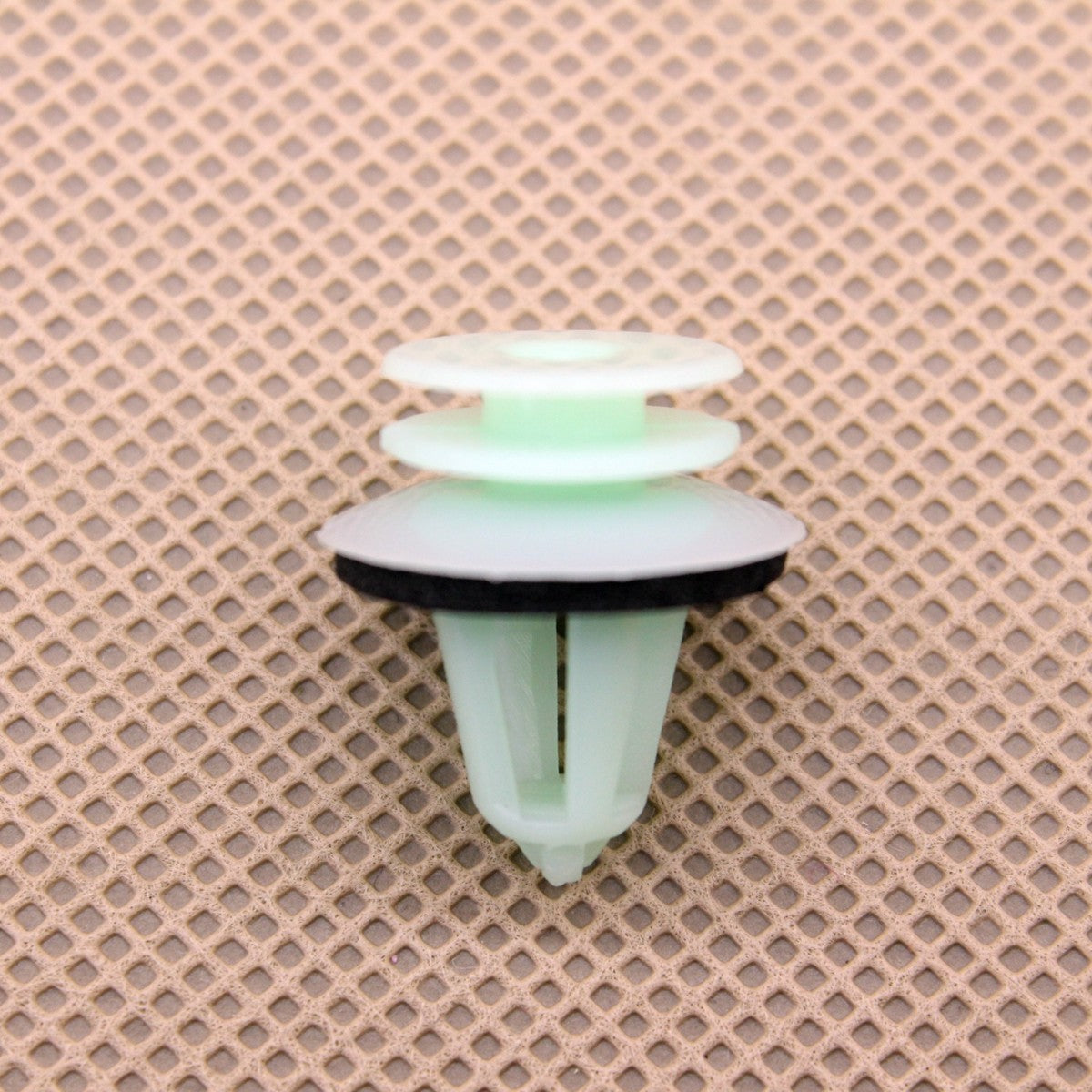 30 Fastener Interior Trim Clips / With Sealer Fits for Mercedes W140 W163 S350