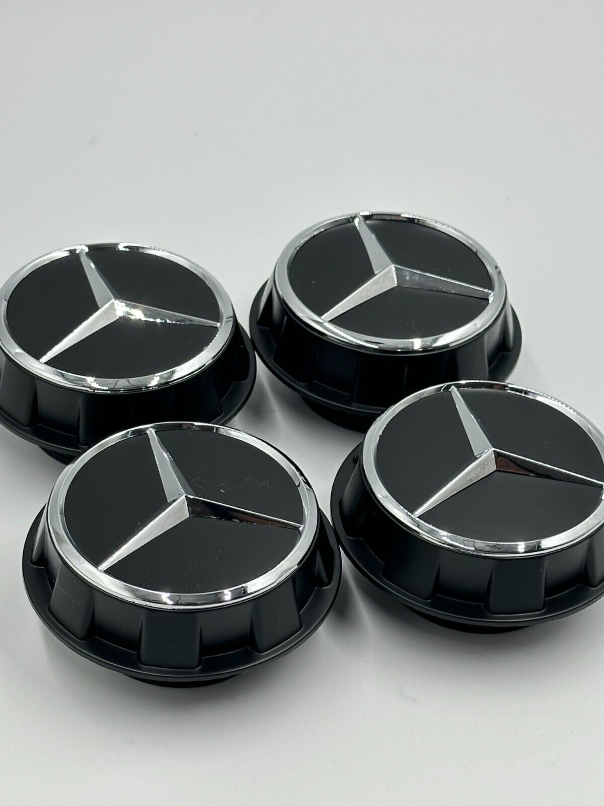 4-piece set of for Mercedes-Benz C63s E63s CLS63s AMG black chrome center cap screws (60mm)