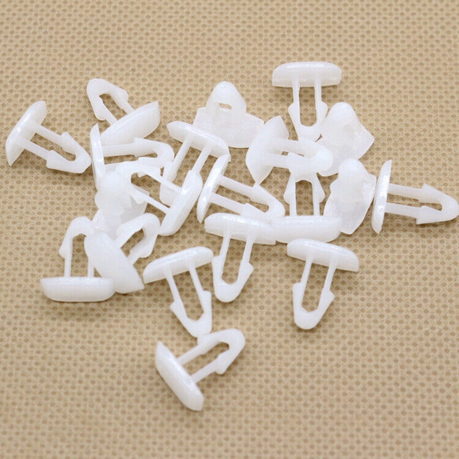 30x Hood to Cowl Top Seal Retaining Clips 90467-08101 for Toyota for Lexus