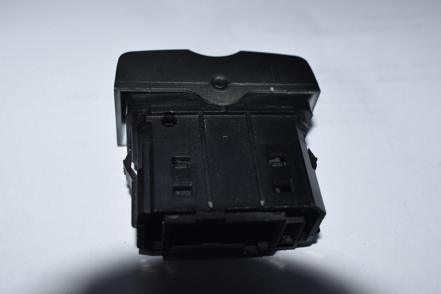 for Freightliner Cascadia Engine Brake Fluid Level Instrument Panel/Control Panel Switch A0653782071- n