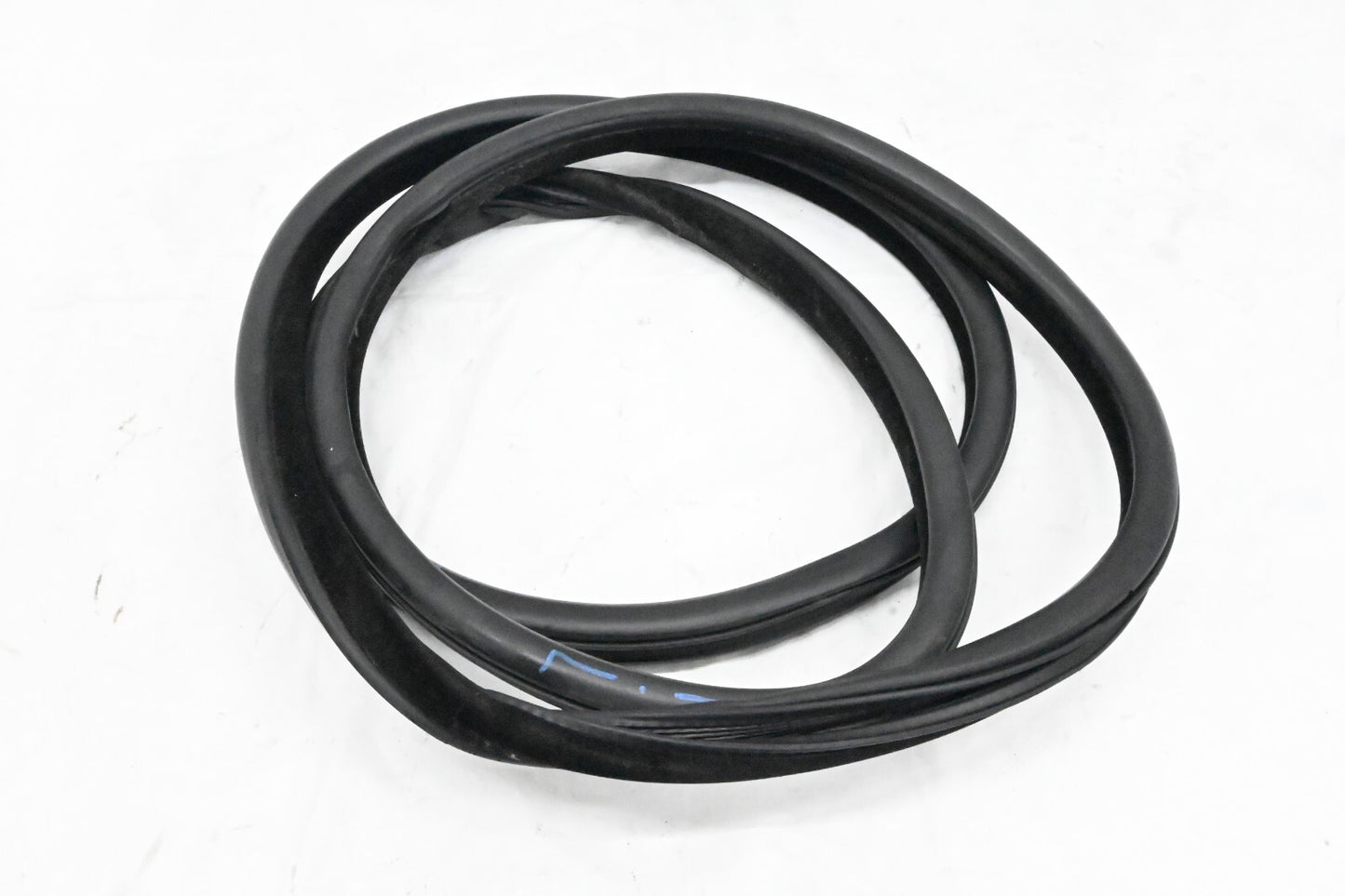 For 5' F10 F10 LCI 520i 523i M5 Seal For Door Rear Rubber 51767182287 n