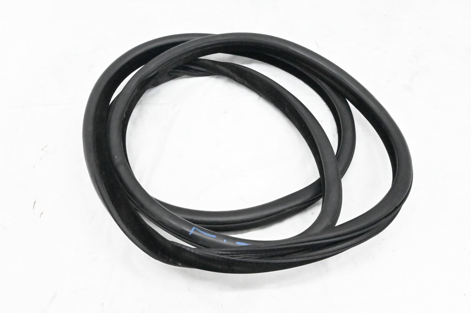 For 5' F10 F10 LCI 520i 523i M5 Seal For Door Rear Rubber 51767182287 n