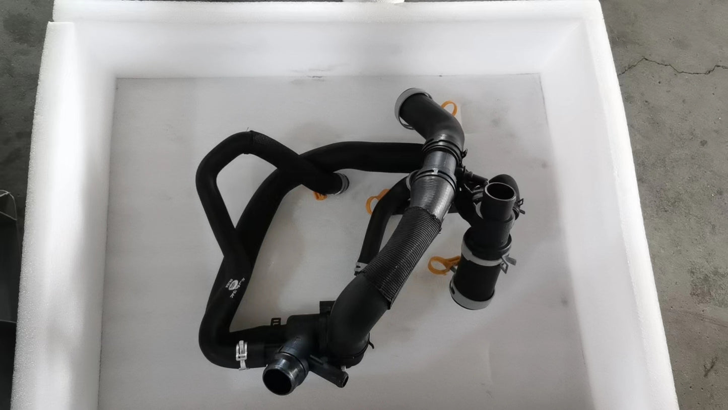 1LR025969 Radiator Hose with Thermostat for Land Rover LR4 for Range Rover Sport n