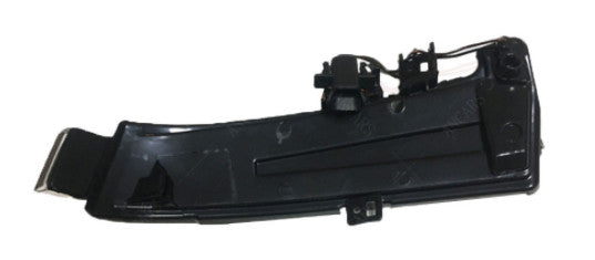 The sequential flashing turn signals on the left side mirror are applicable to the for Mercedes EC-Class. (09-15)